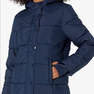 Amazon Essentials Women’s Heavy Weight Coat Small